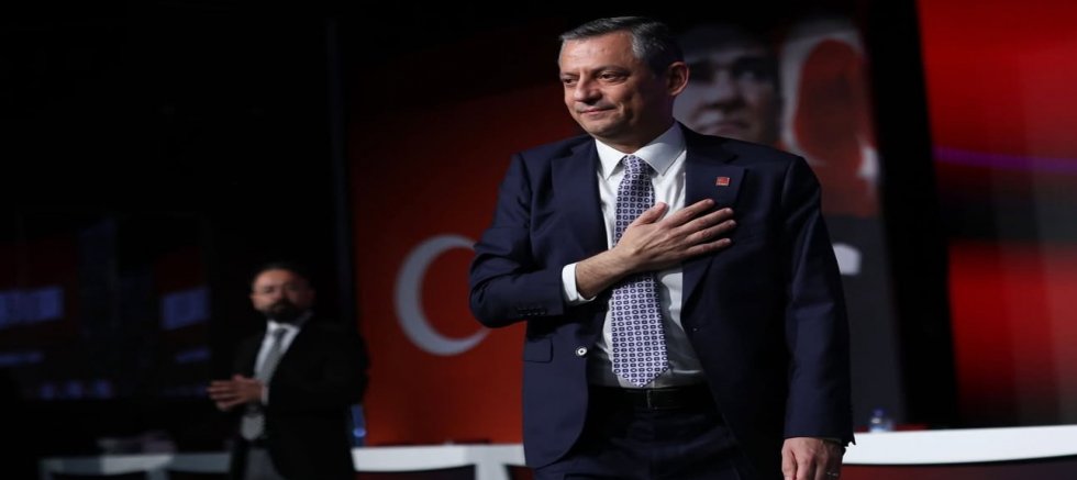 Özgür Özel Muhittin Böcek İçin Antalya'ya geldi.
