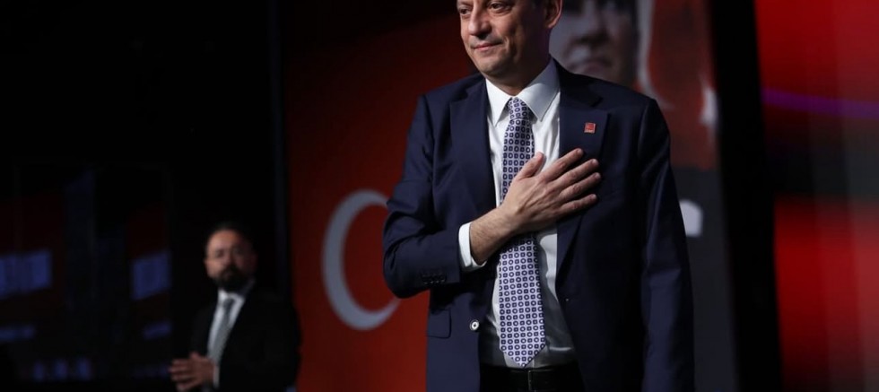 Özgür Özel Muhittin Böcek İçin Antalya'ya geldi.